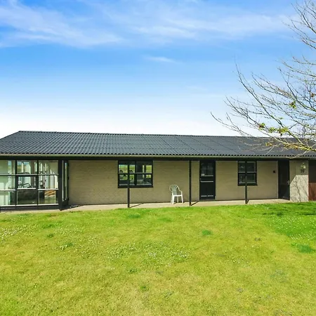 Dom wakacyjny Skyler - 400m From The Sea By Interhome Løkken