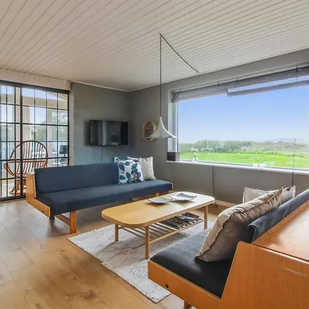 Skyler - 400m From The Sea By Interhome